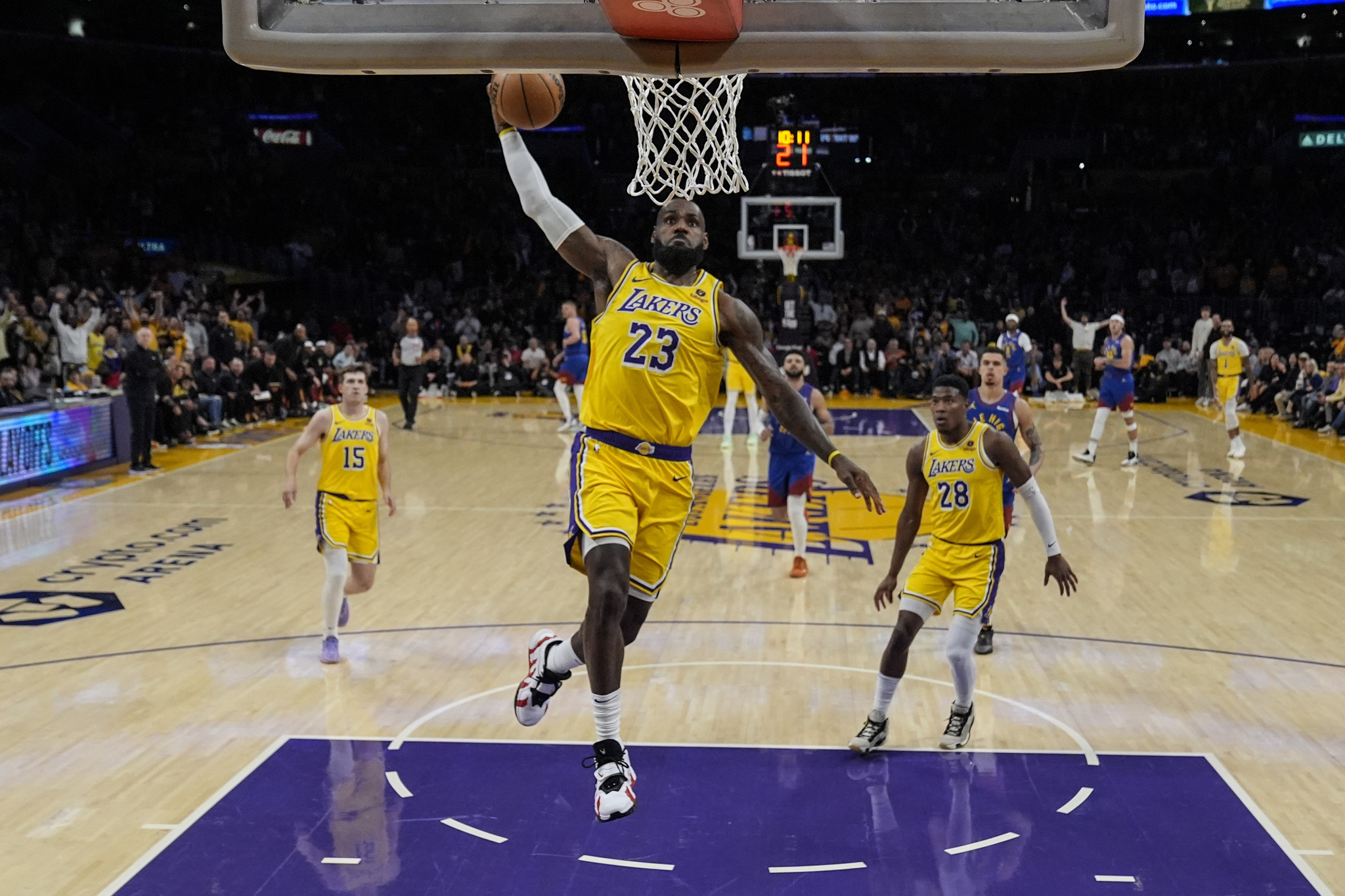 Los Angeles Lakers forward LeBron James dunks