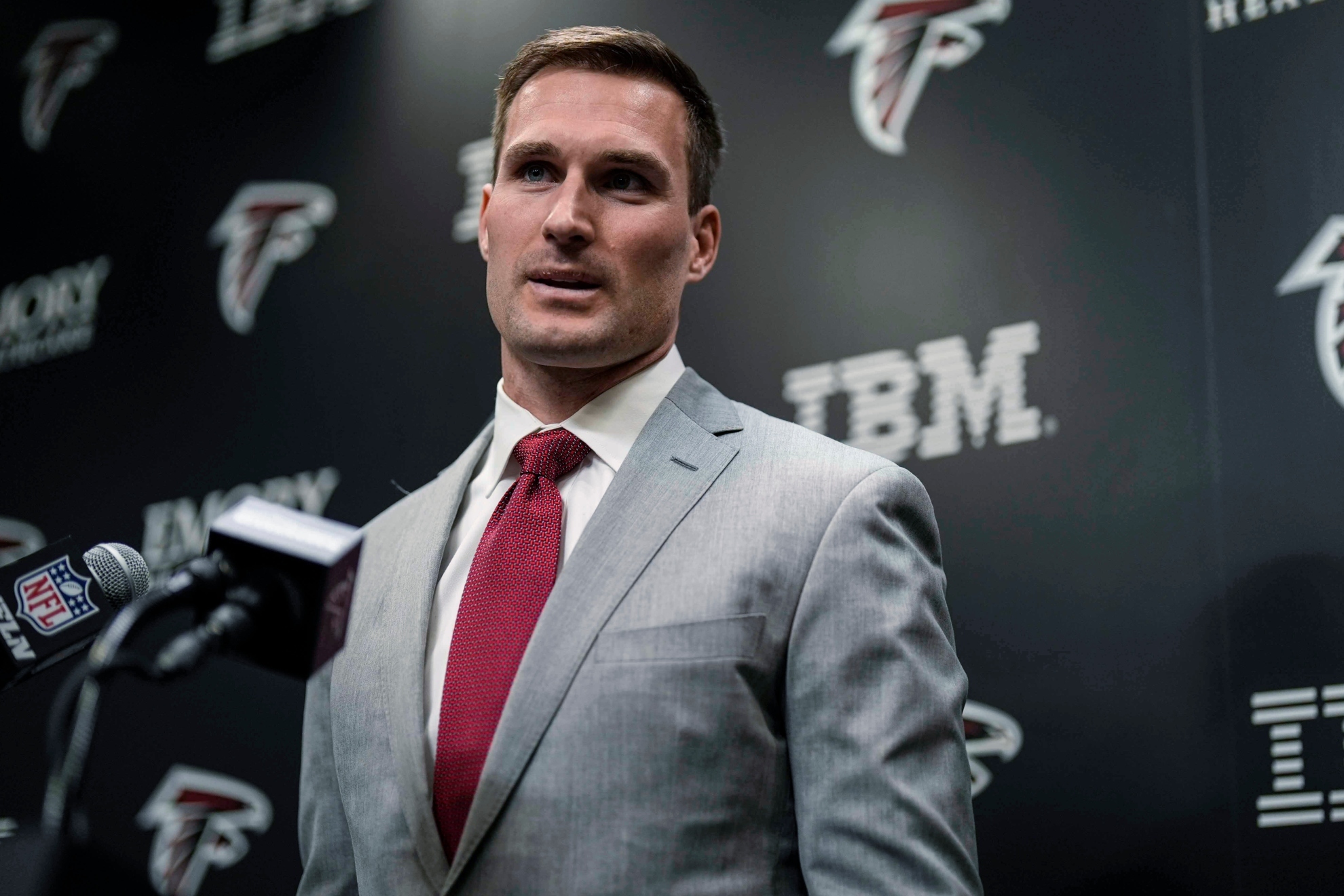 Falcons QB Cousins brushes off draft tensions