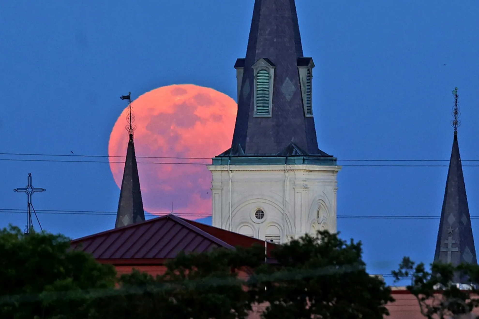 July Full Moon: What is this months full moon called and when will it be its most visible?