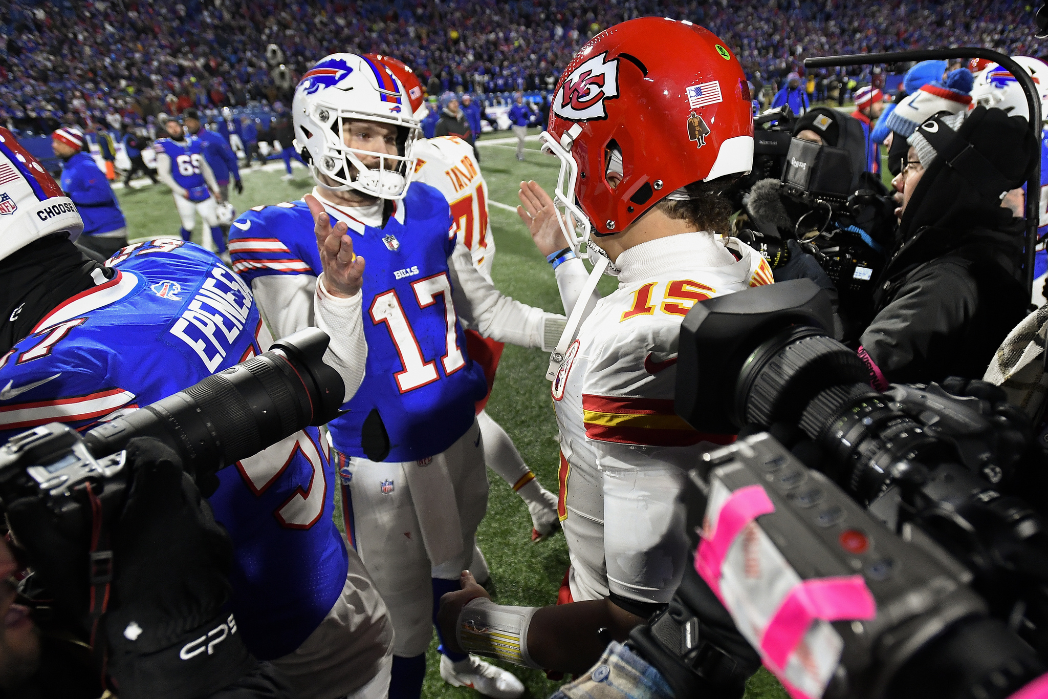 Josh Allen (17) and Patrick Mahomes (15)