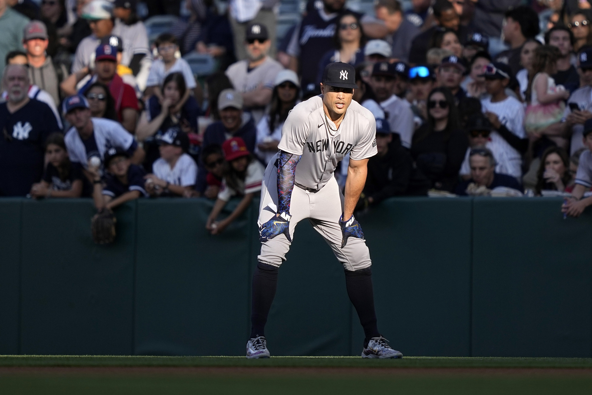 Giancarlo Stanton warm up