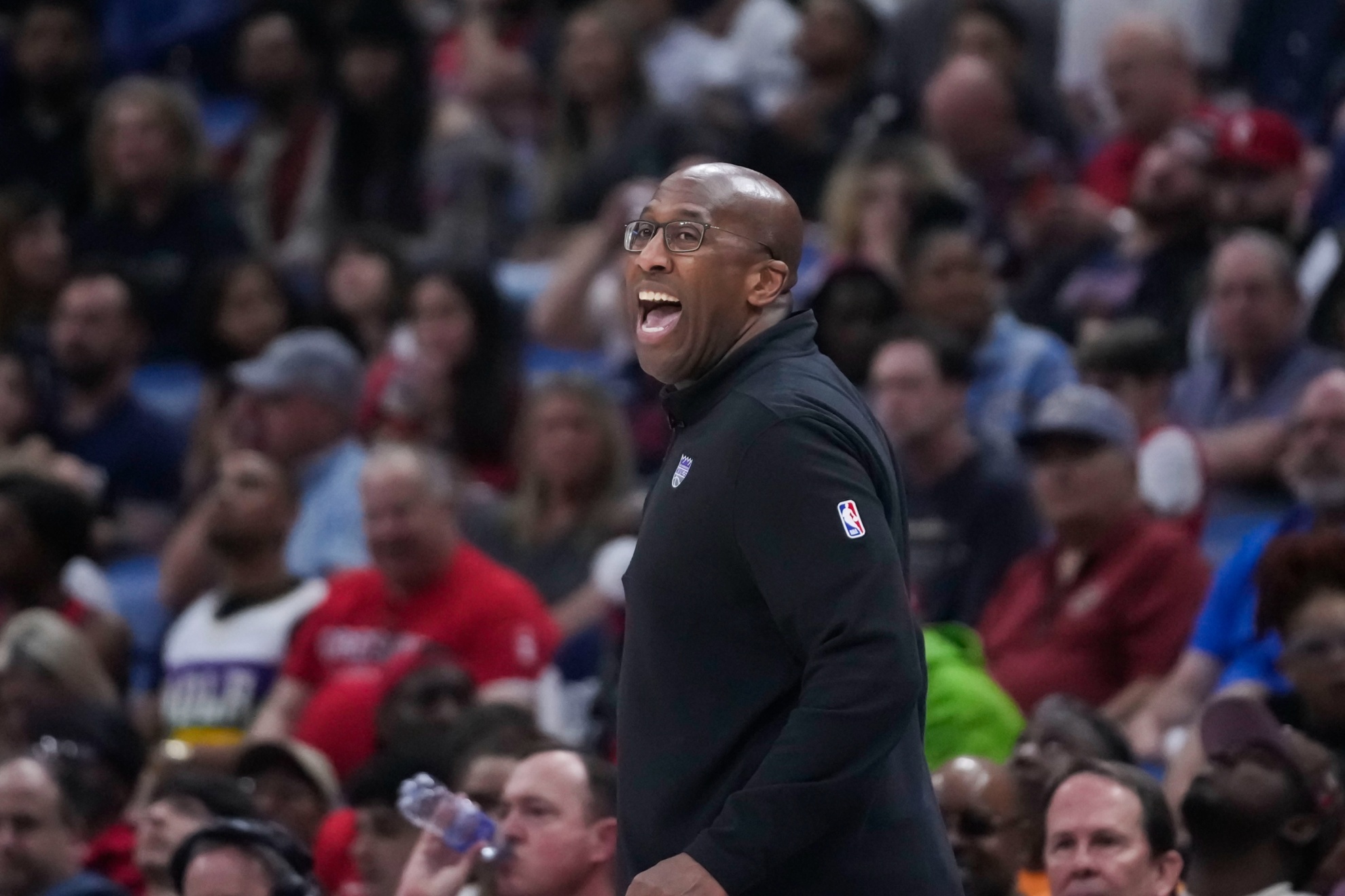 Sacramento Kings head coach Mike Brown calls out from the bench in the second half of an NBA basketball play-in tournament game against the New Orleans Pelicans in New Orleans, Friday, April 19, 2024. The Pelicans won 105-98. (AP Photo/Gerald Herbert)