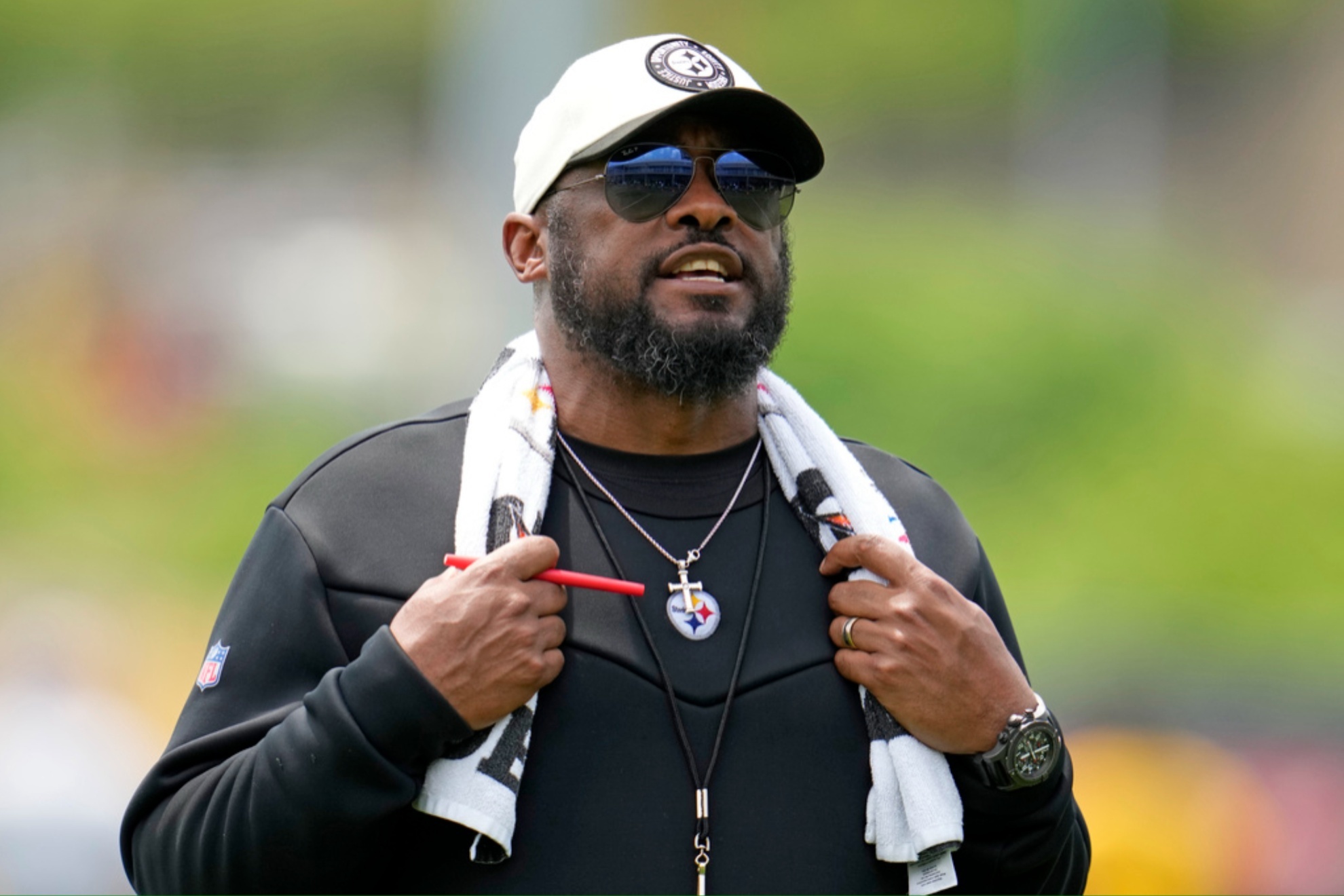 Mike Tomlin will return for his 18th season with the Pittsburgh Steelers.