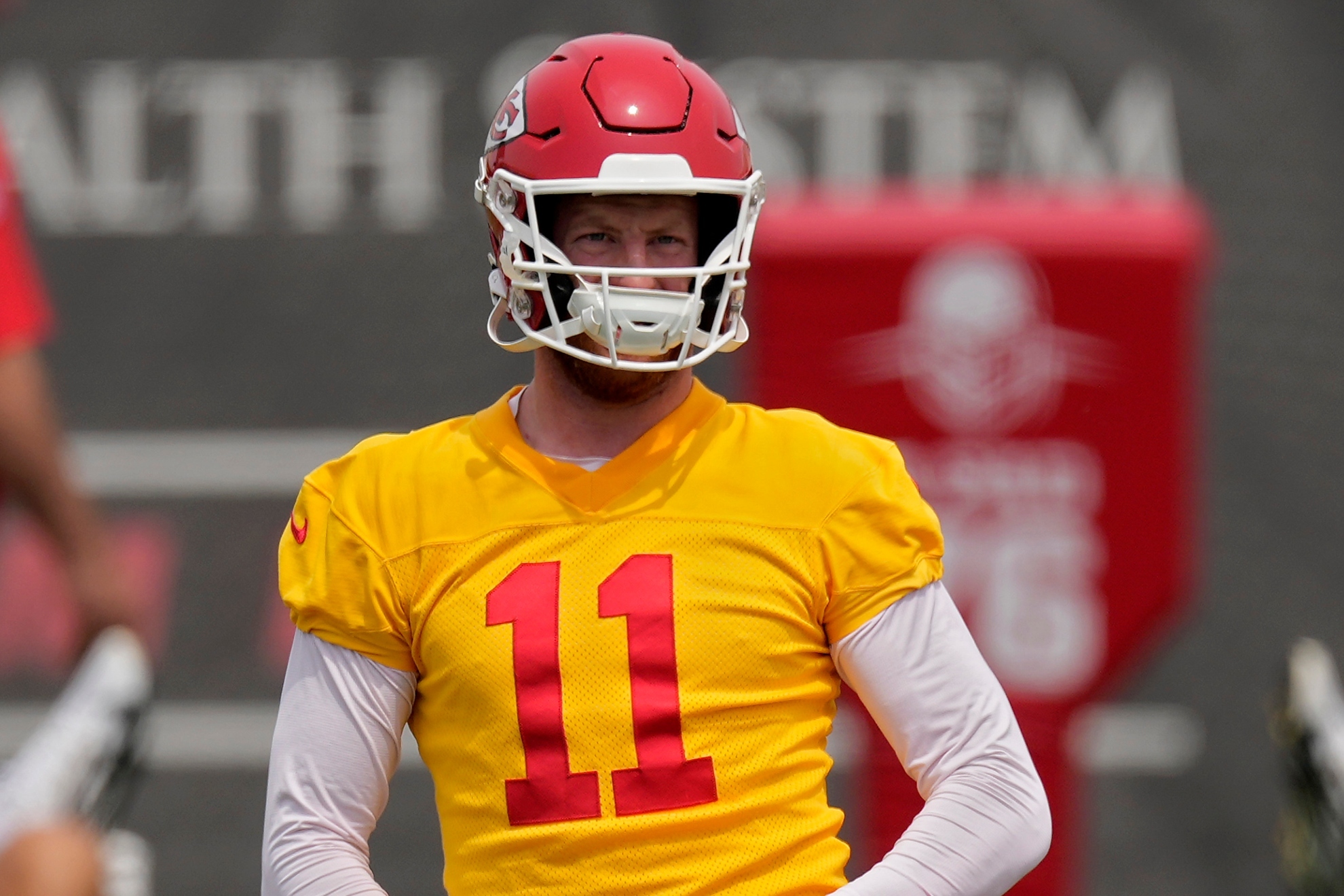 Carson Wentz embraces backup role behind Mahomes