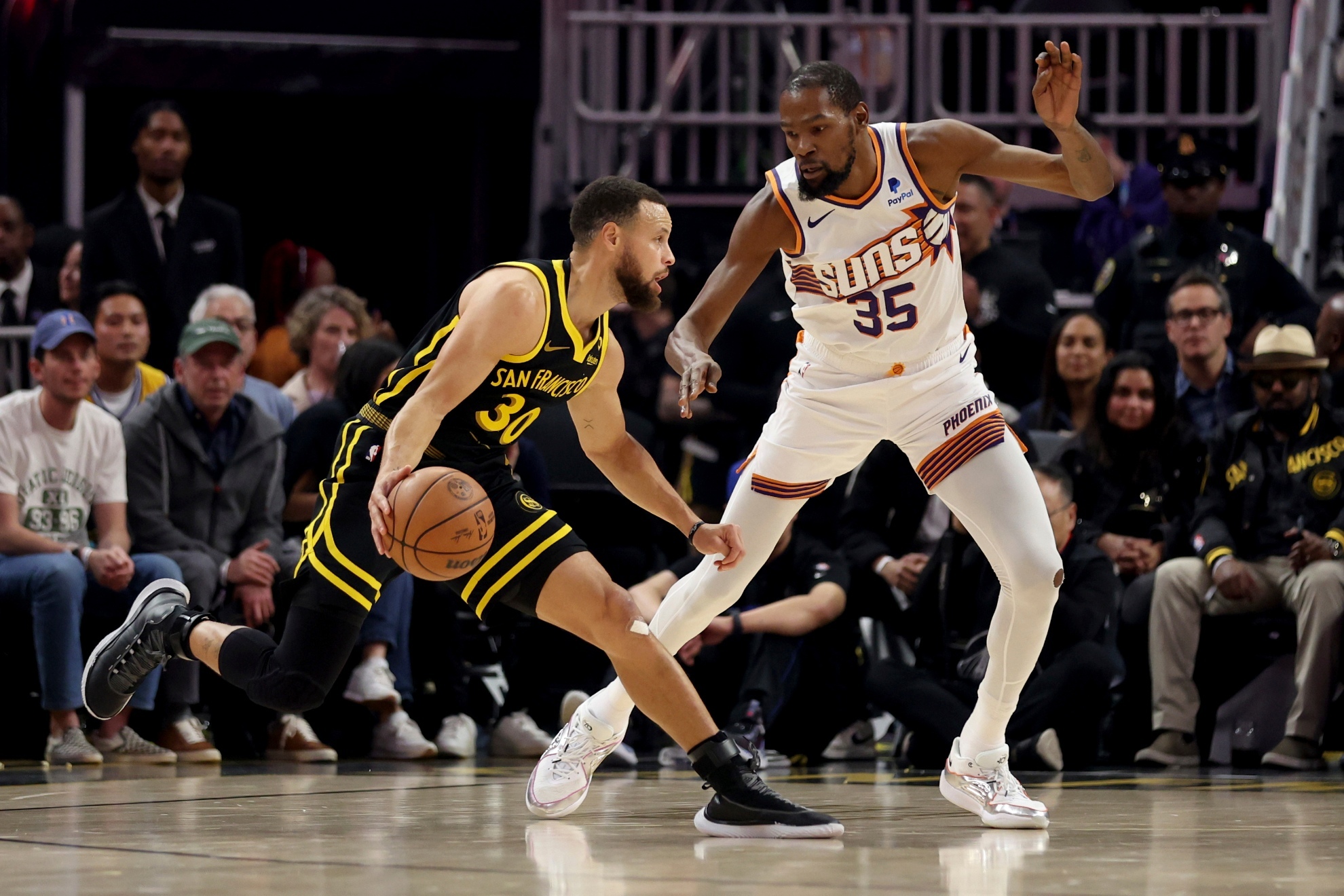 Stephen Curry facing Kevin Durant