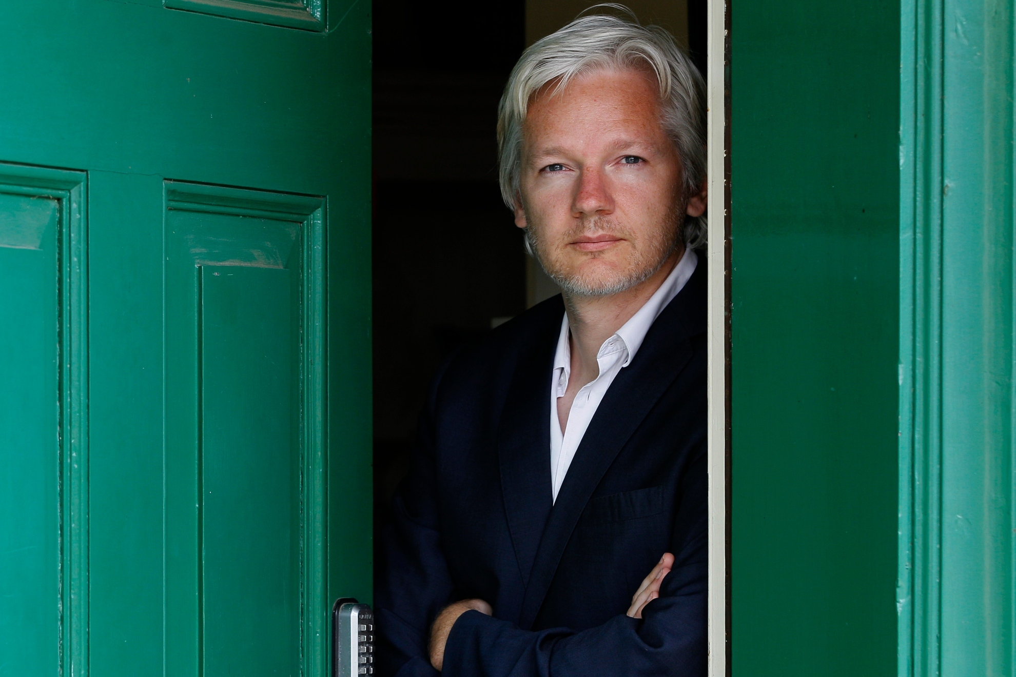 U.S. Justice Department reaches plea deal with Julian Assange