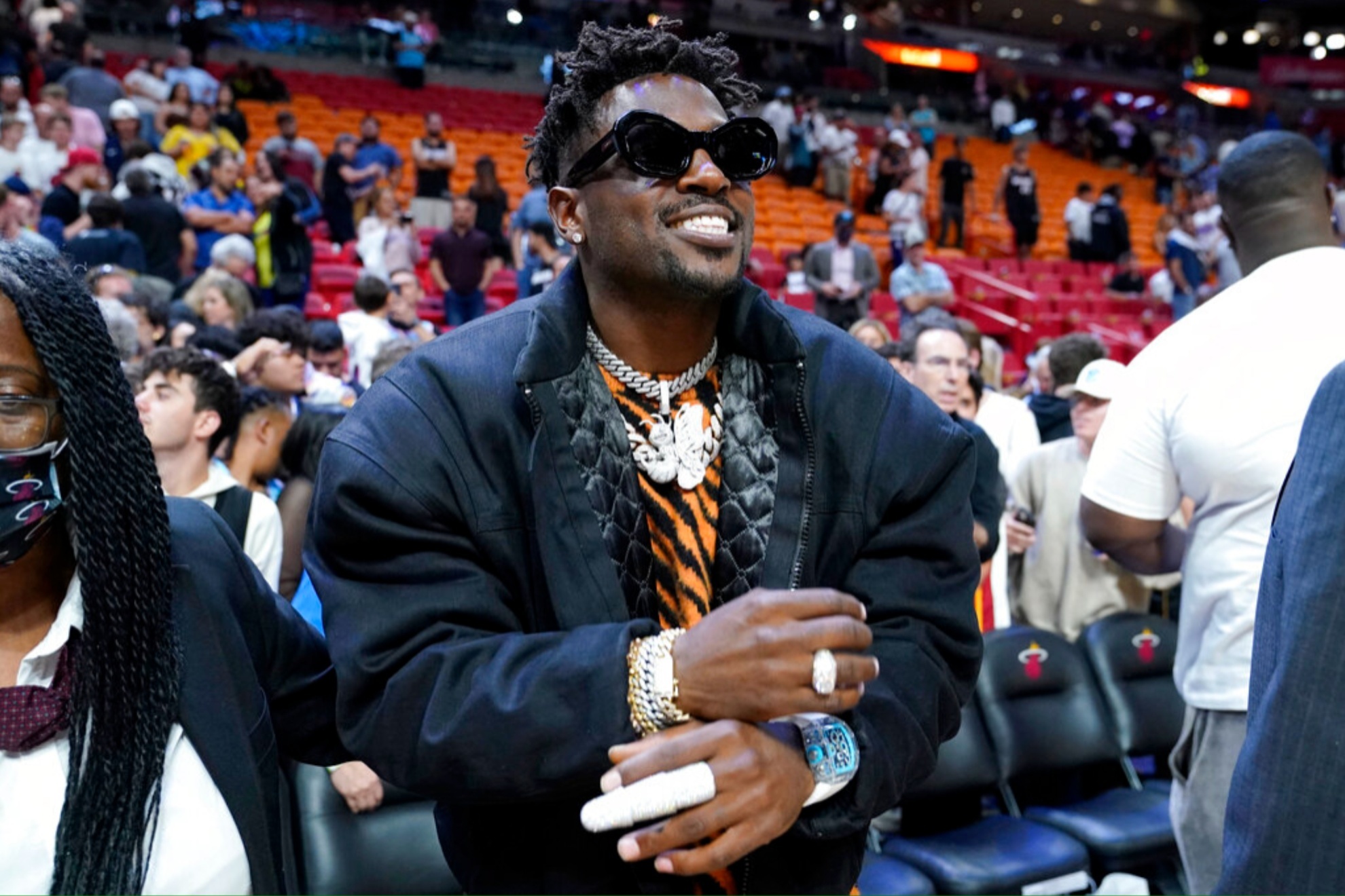 Antonio Brown is often seen wearing expensive accesories.