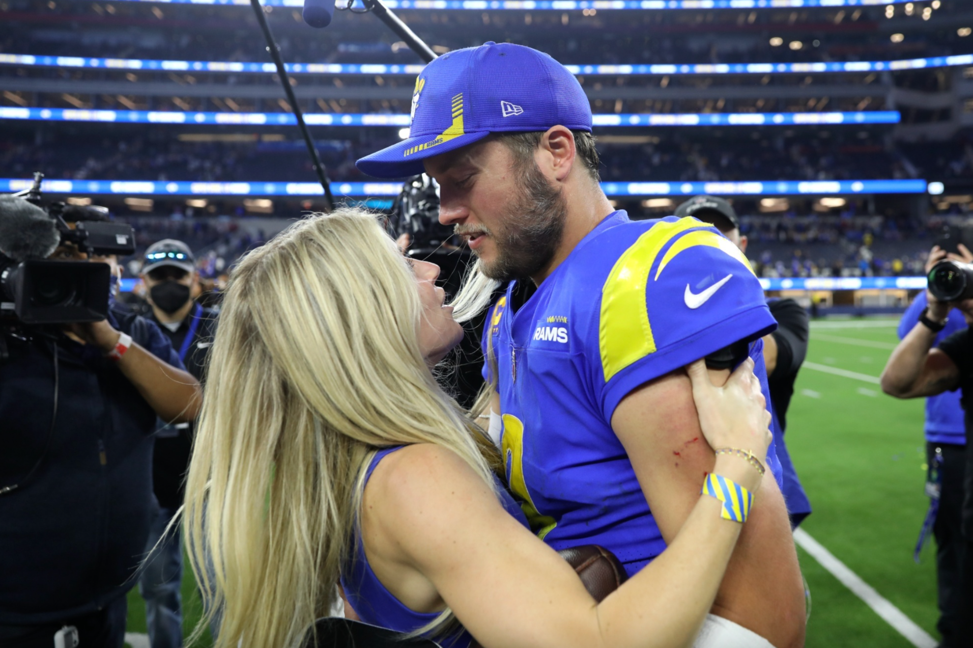 Kelly Stafford hits back at critics after revealing she dated one of her husbands backup quarterbacks: Insecure men