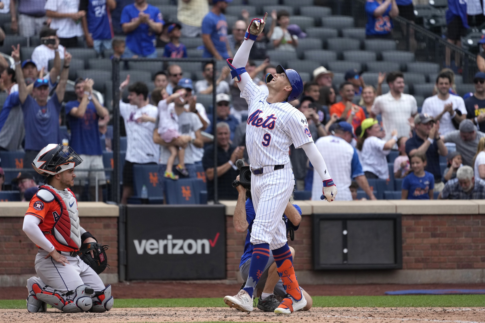 New York Mets scare: Brandon Nimmo collapsed at the hotel and suffered a cut on his head