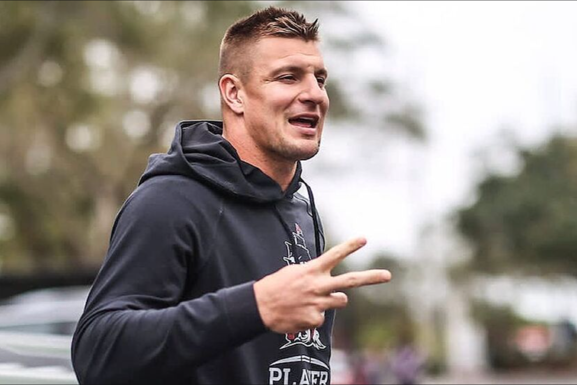 Rob Gronkowski accuses former Chiefs safety of playing dirty and calls him the Patriot killer