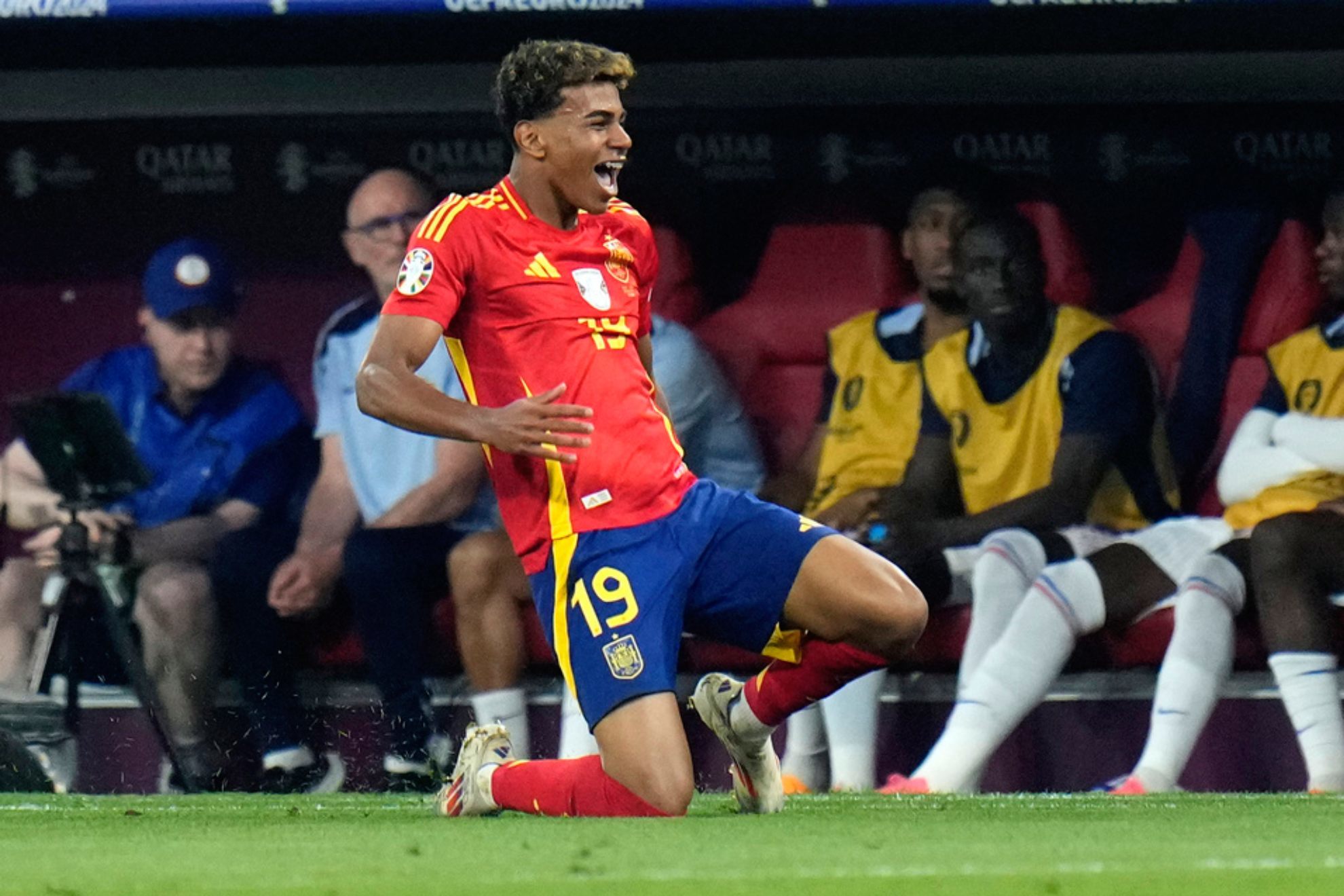 Lamine Yamal celebrates his sides equalising goal during a semifinal match between Spain and France /