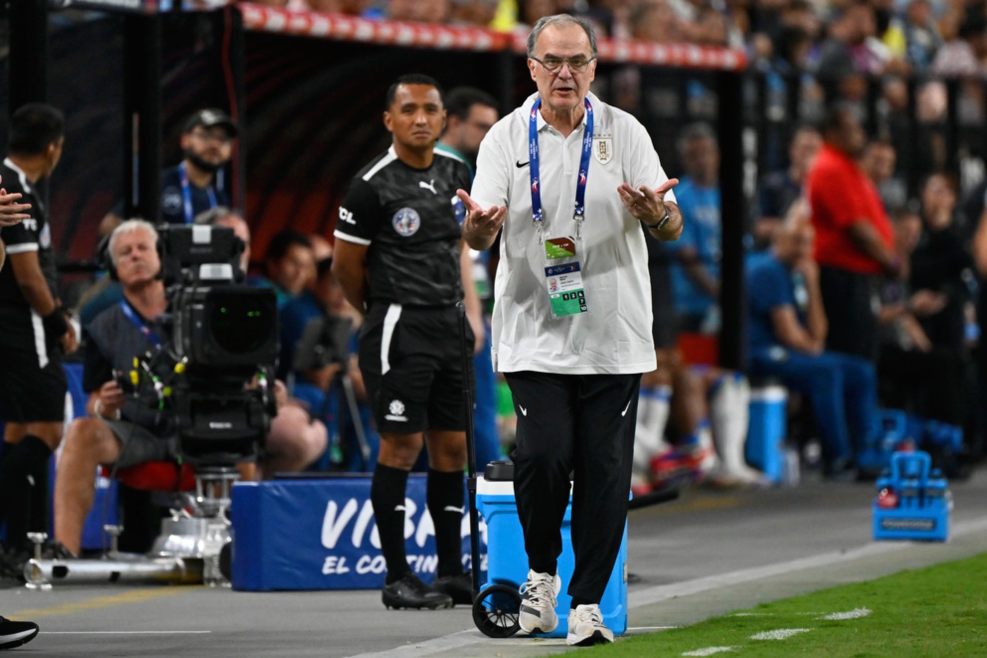 Uruguays coach Marcelo Bielsa reacts during a Copa America quarterfinal soccer match against Brazil /