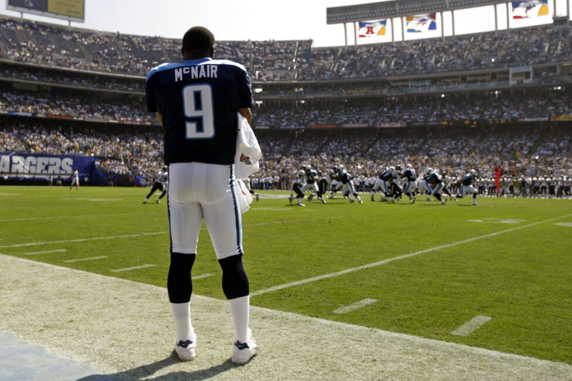 Steve McNair played for Tennessee from 1995 to 2005 and for the Baltimore Ravens in 2006-2007.