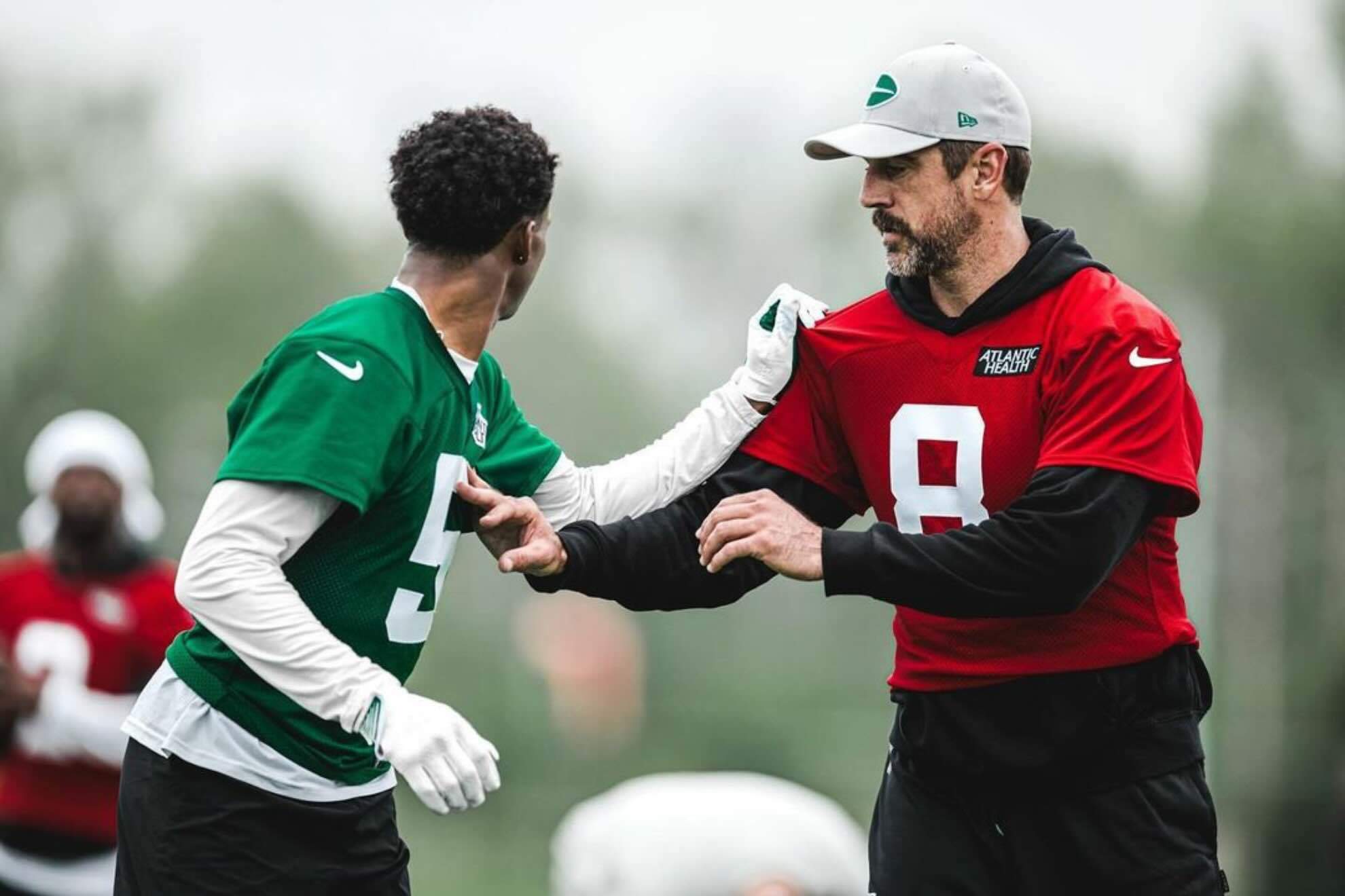 Aaron Rodgers and Garrett Wilson hit a bump at training camp