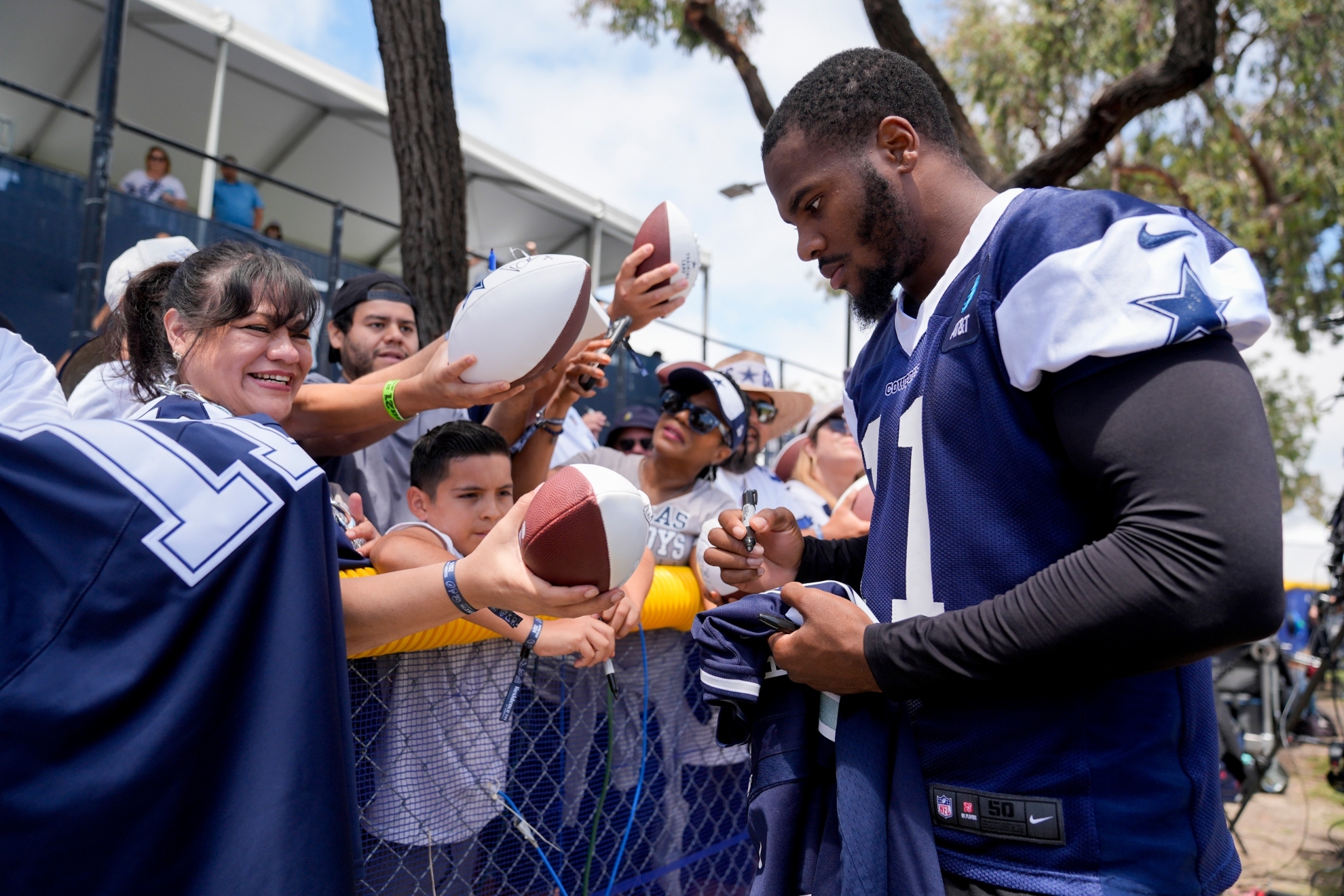 Micah Parsons and Trevon Diggs keep It light at Cowboys Camp