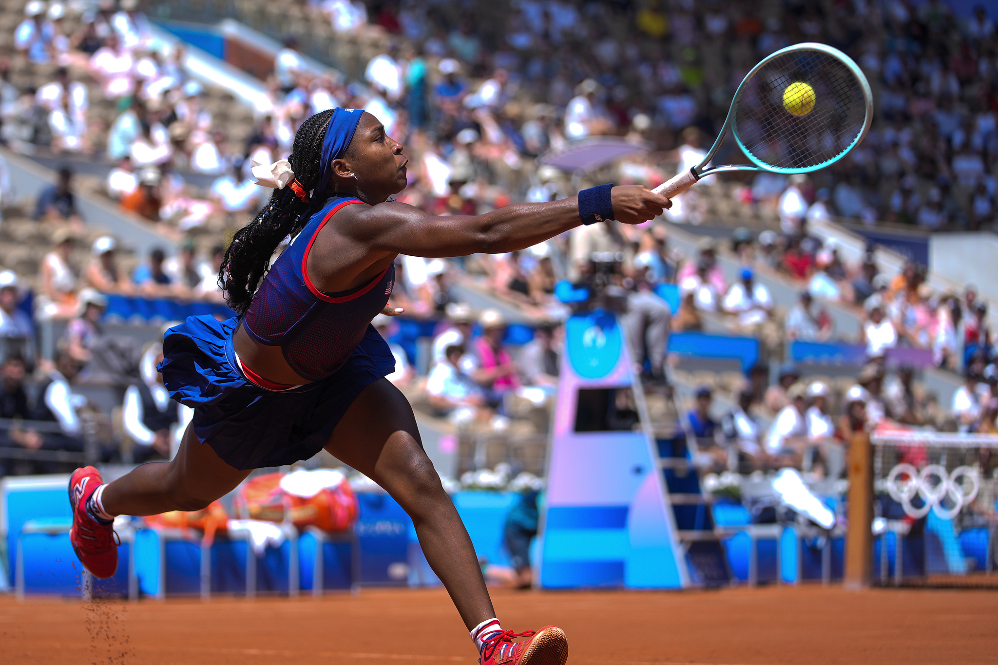 lt;HIT gt;Coco lt;/HIT gt; lt;HIT gt;Gauff lt;/HIT gt; of United States returns a shot to Donna Vekic of Croatia during their womens singles third round match at the Roland Garros stadium, at the 2024 Summer Olympics, Tuesday, July 30, 2024, in Paris, France. (AP Photo/Andy Wong)