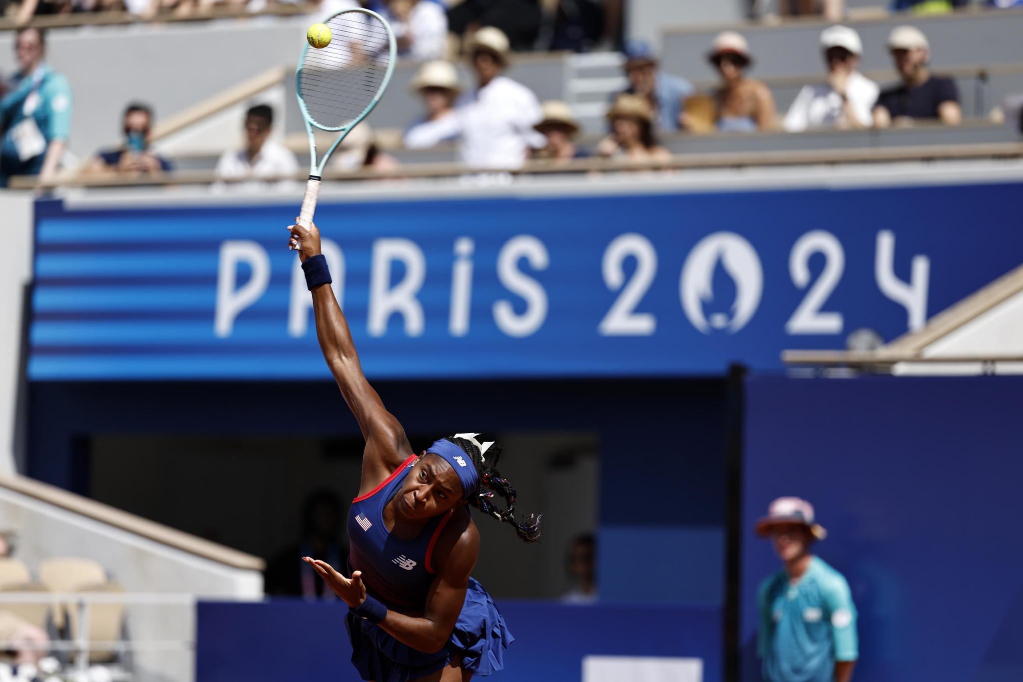 Paris (France), lt;HIT gt;30/07/2024.- Coco lt;/HIT gt; lt;HIT gt;Gauff lt;/HIT gt; of the US in action during the Womens Singles third round match against Donna Vekic of Croatia at the Tennis competitions in the Paris 2024 Olympic Games, at the Roland Garros in Paris, France, 30 July 2024. (Tenis, Croacia, Francia) EFE/EPA/RITCHIE B. TONGO