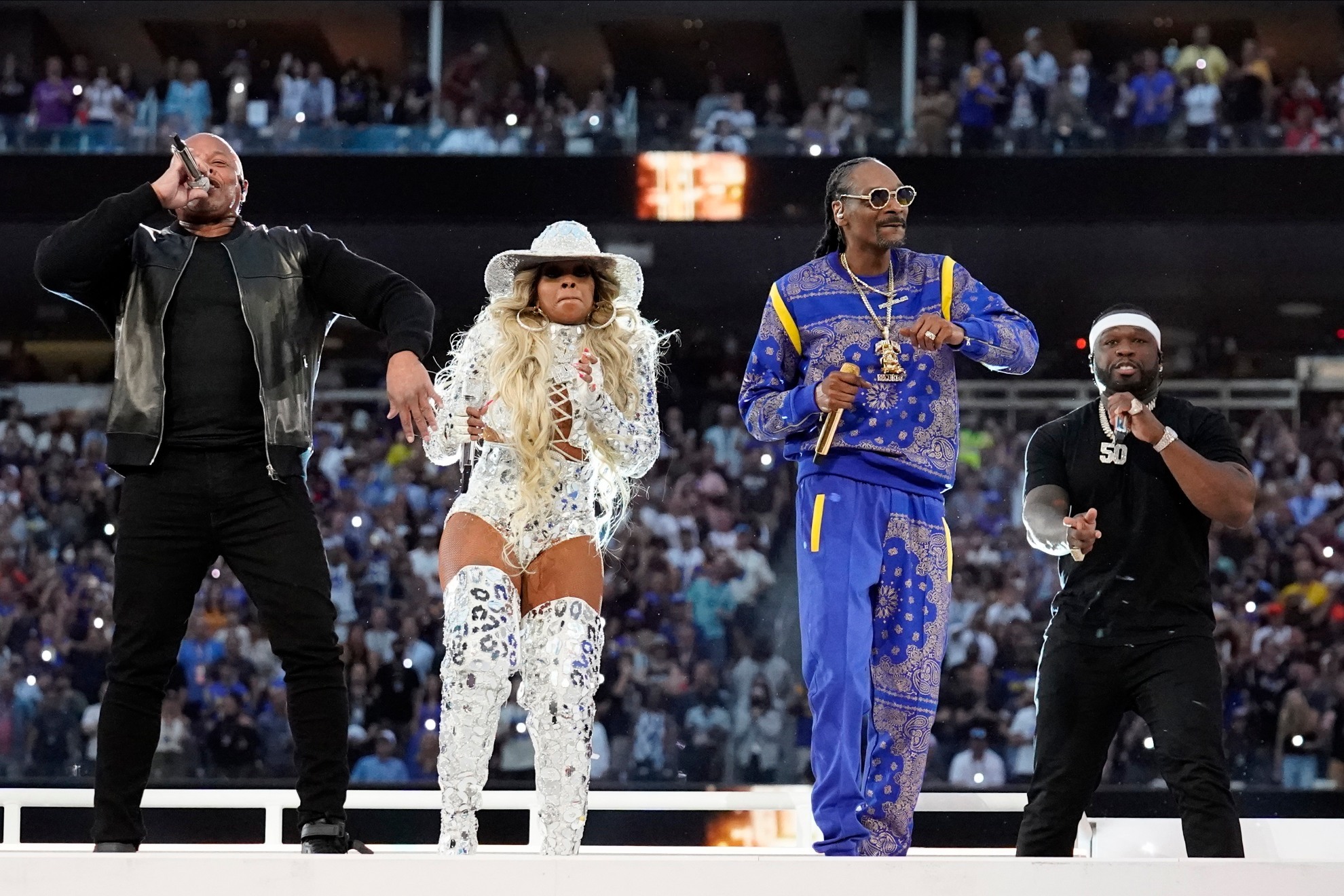 SuperBowl show has Dr. Dre, Mary J. Blidge, Snoop Dogg, and 50 Cent taking center stage