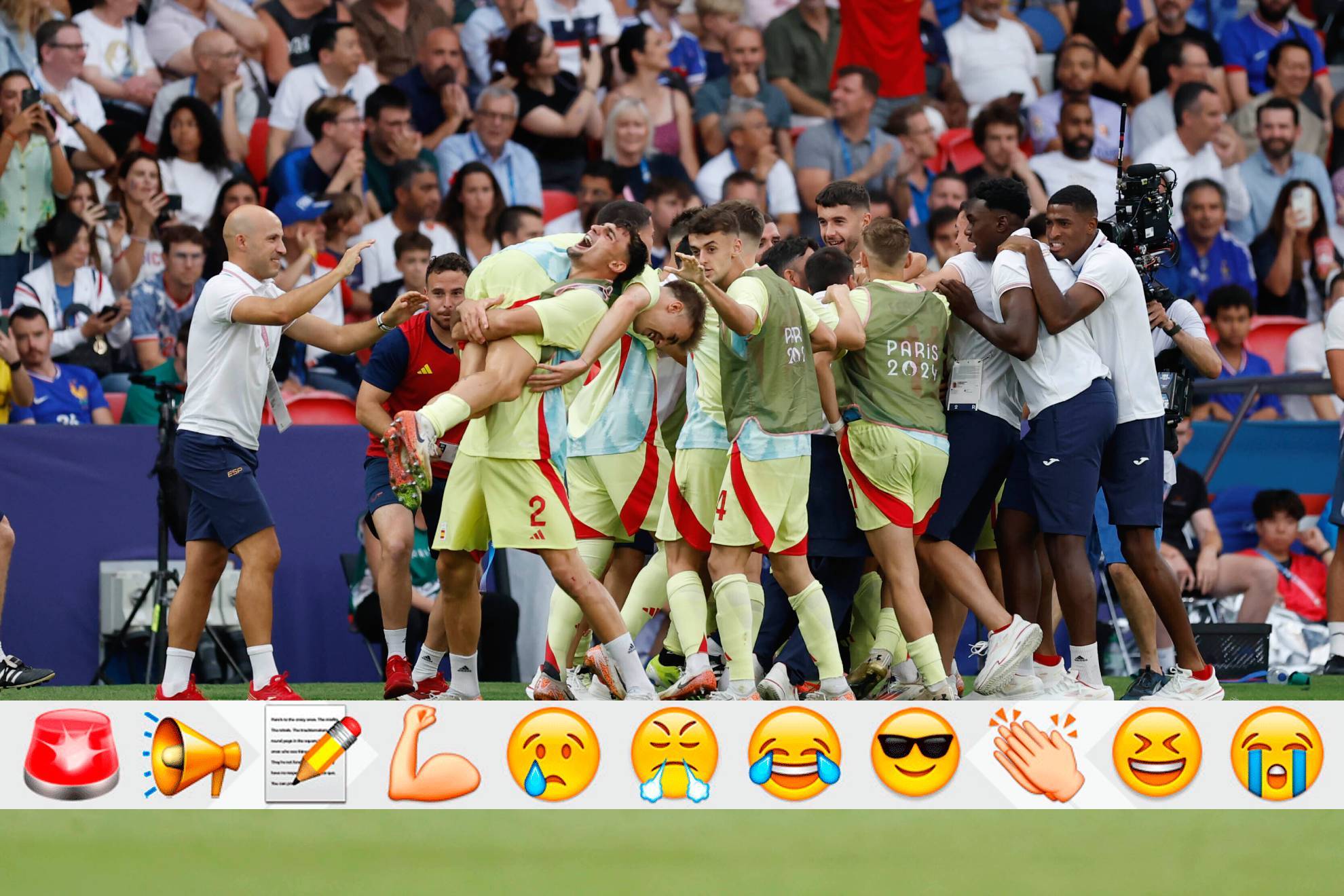 Celebraci�n de Espa�a tras el cuarto gol del partido.