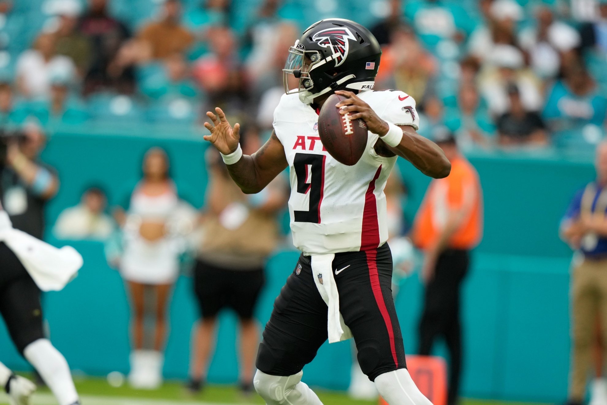 Atlanta Falcons quarterback Michael Penix Jr. (9) aims a pass during the first half of a pre season NFL football game against the Miami Dolphins, Friday, Aug. 9, 2024, in Miami Gardens, Fla. (AP Photo/Lynne Sladky)