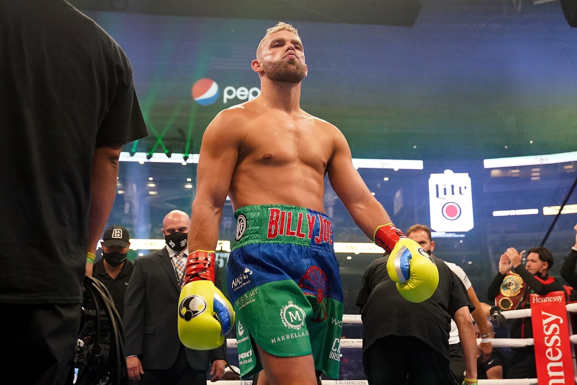 Billy Joe Saunders prepares to fight Canelo Alvarez in a unified super middleweight world championship boxing match