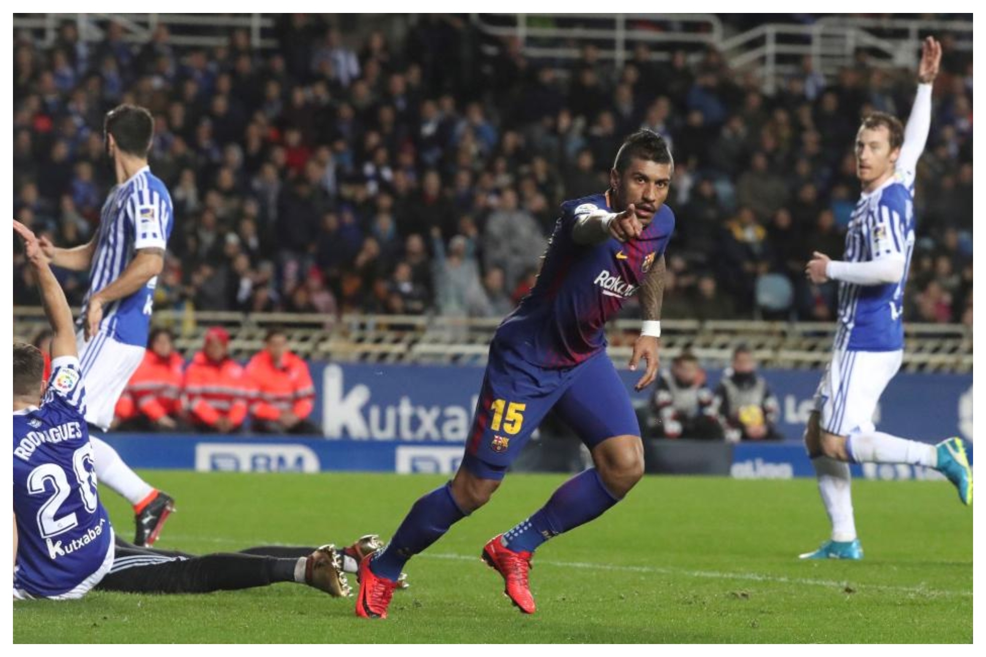 Paulinho celebrando un gol con el FC Barcelona en un encuentro frente a la Real Sociedad