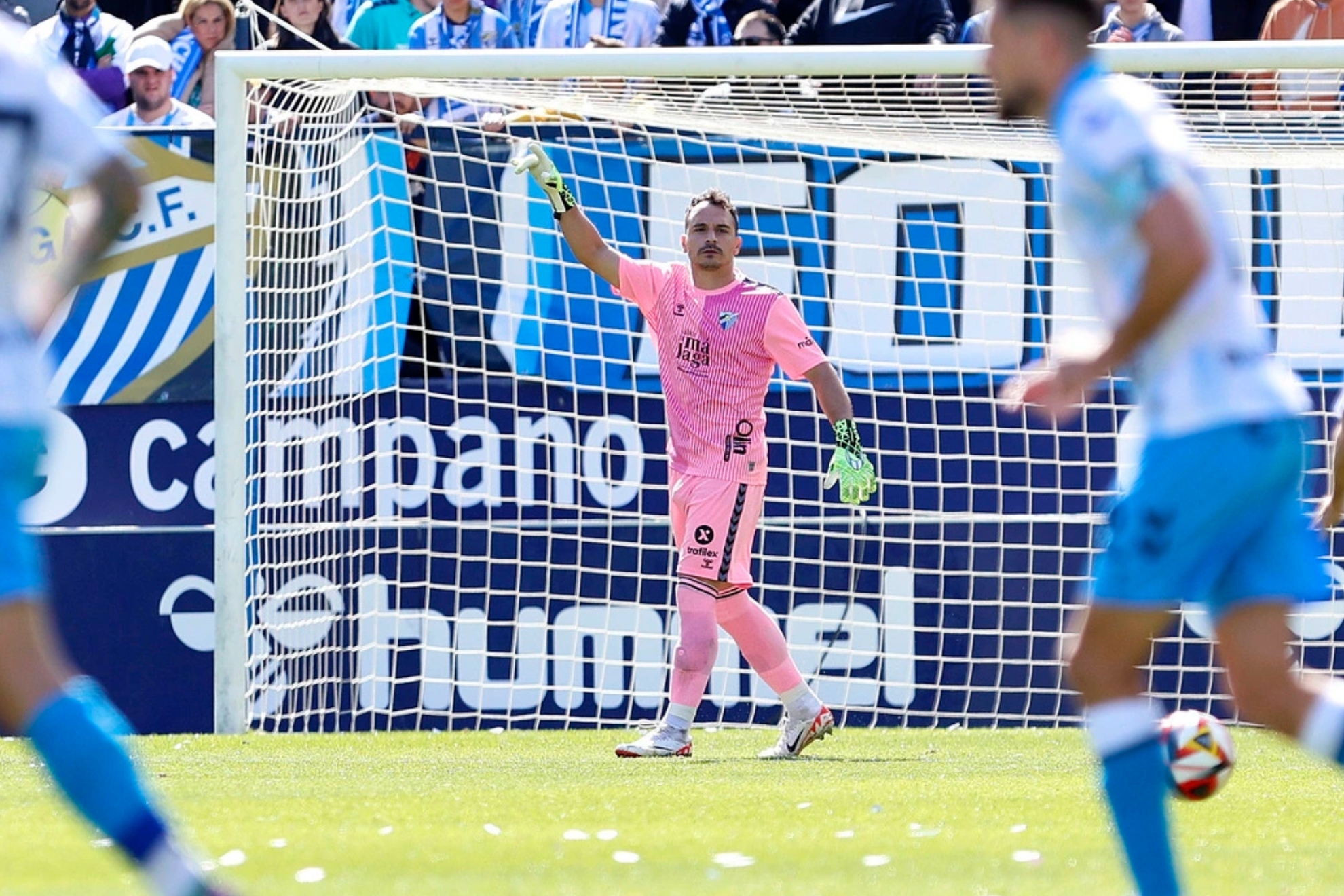 Alfonso Herrero, meta del M�laga, en un partido da �rdenes.