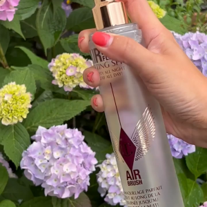 @Space NK’s facebook video of Charlotte Tilbury Airbrush Flawless Setting Spray