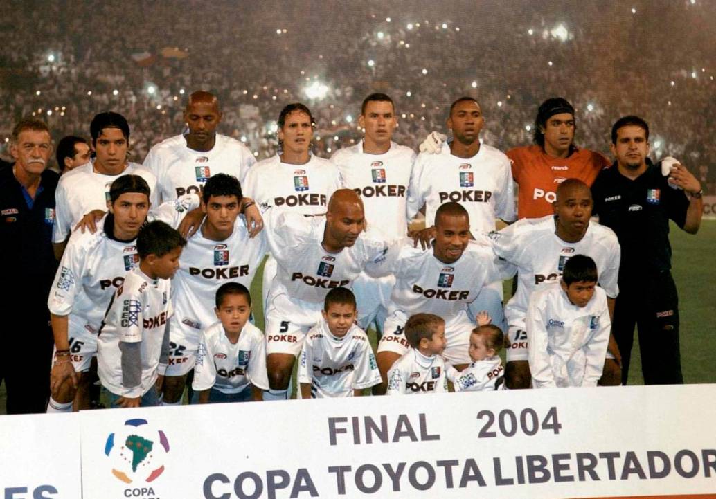 Este fue el equipo que se enfrentó a Boca Juniors y se quedó con el título de la Copa Libertadores de 2004. FOTO COLPRENSA 
