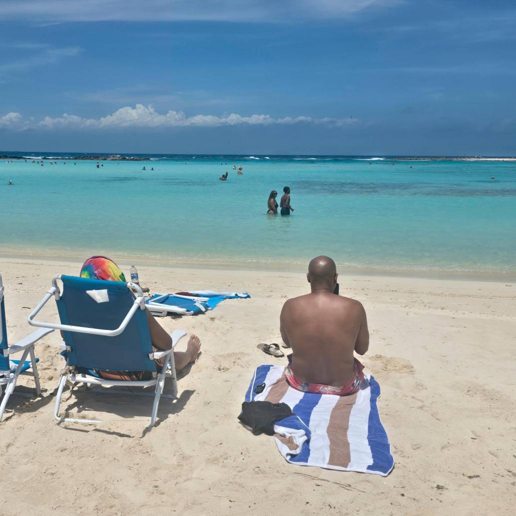 En Aruba, las autoridades ejercen controles con apoyo de la ciudadanía para controlar a los turistas. <b><span class="mln_uppercase_mln"> </span></b>FOTO<b><span class="mln_uppercase_mln"> SANTIAGO OLIVARES TOBÓN</span></b>