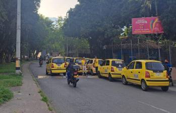 Aglomeración de taxistas en el municipio de Itagüí. FOTO: Cortesía
