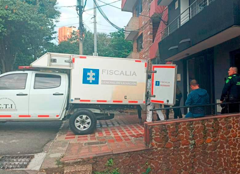 Dentro de esta vivienda del barrio Boston, de Medellín, las autoridades encontraron sin vida al actor chileno Alex Andrés Araya, de 41 años. FOTO: ALEJANDRA MORALES RÍOS