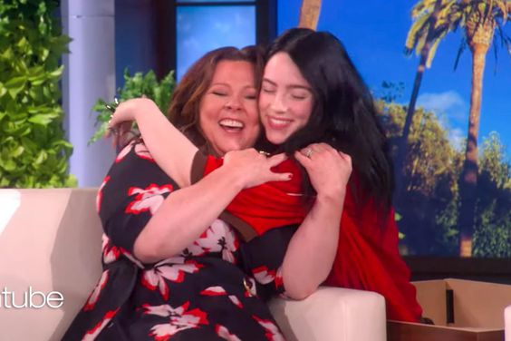 Melissa McCarthy and Billie Eilish on Ellen (screen grab) https://www.youtube.com/watch?v=0PkmLZ6fmBs CR: The Ellen DeGeneres Show