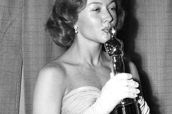 Gloria Grahame Receives Oscar Award