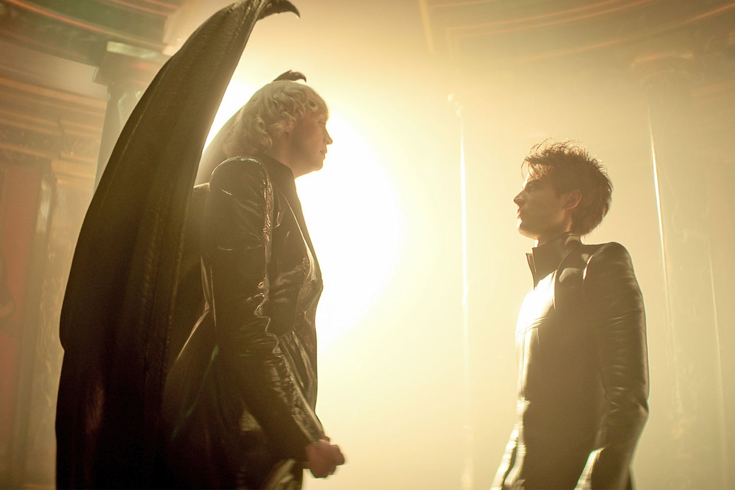 The Sandman. (L to R) Gwendoline Christie as Lucifer Morningstar, Tom Sturridge as Dream in episode 104 of The Sandman. Cr. Courtesy of Netflix © 2022