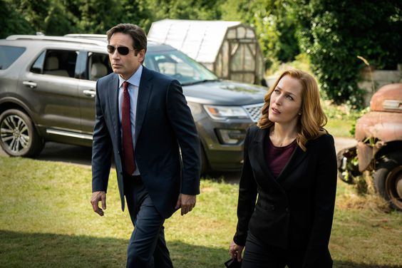 X-Files_1005_081115_sc4243p-(1)