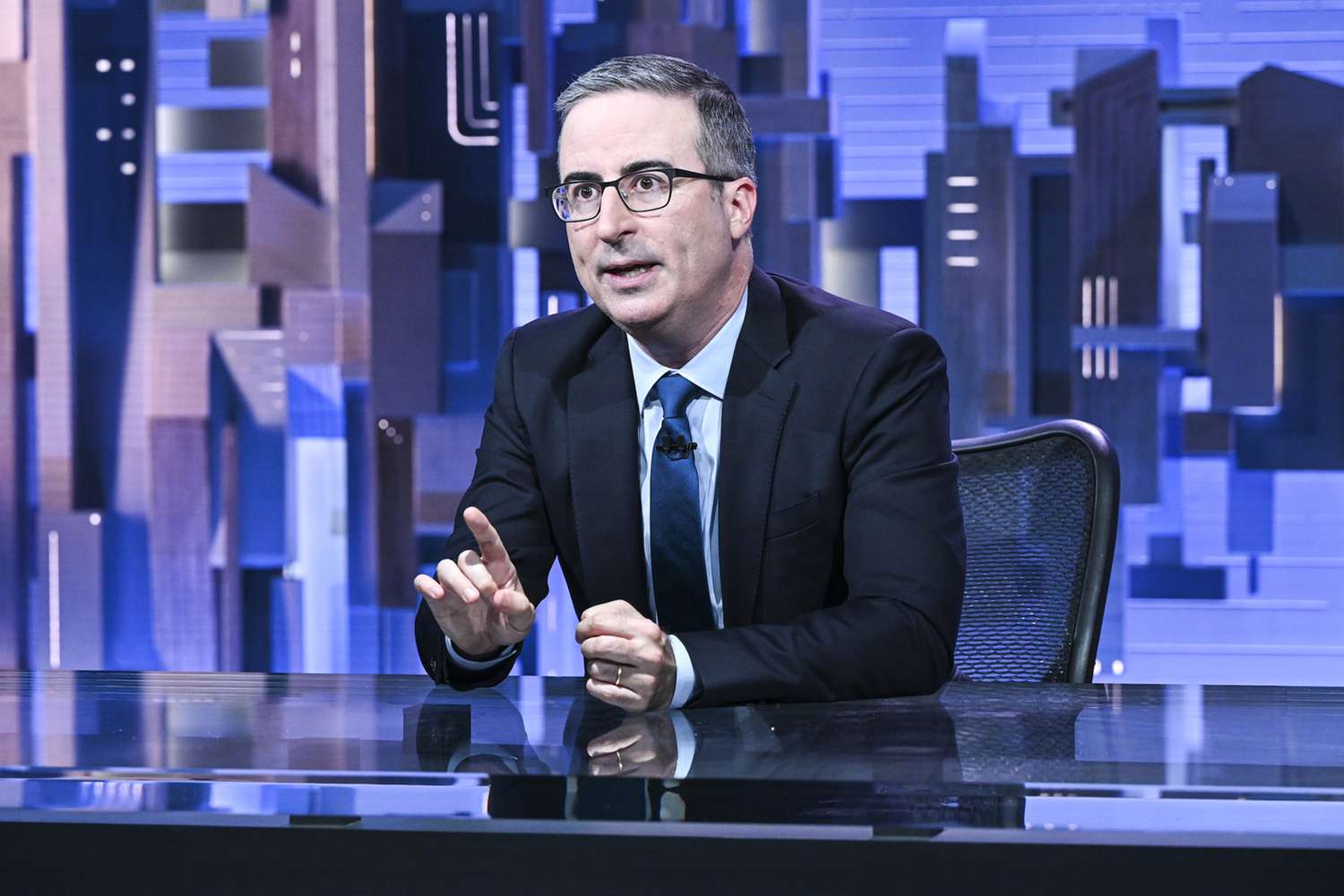 PHOTO March 28, 2022 Photograph by Paula Lobo/HBO John Oliver HBO Last Week Tonight with John Oliver Season 9 - Episode 5