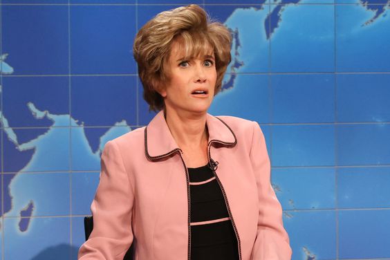 Kirsten Wiig as Aunt Linda