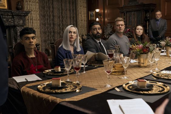 Sauriyan Sapkota, Kate Siegel, Rahul Kohli, Matt Biedel, Samantha Sloyan, and Mark Hamill in 'The Fall of the House of Usher'