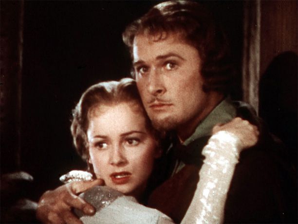 Directed by Michael Curtiz and William Keighley The perfect old-fashioned lighthearted adventure, with swordplay that still sparkles. As Robin the noble bandit, Errol Flynn seems