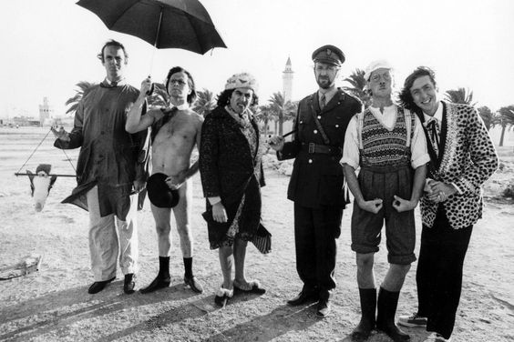 MONTY PYTHON'S FLYING CIRCUS