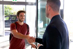 Matt meets Jesse Palmer on 'The Bachelorette'