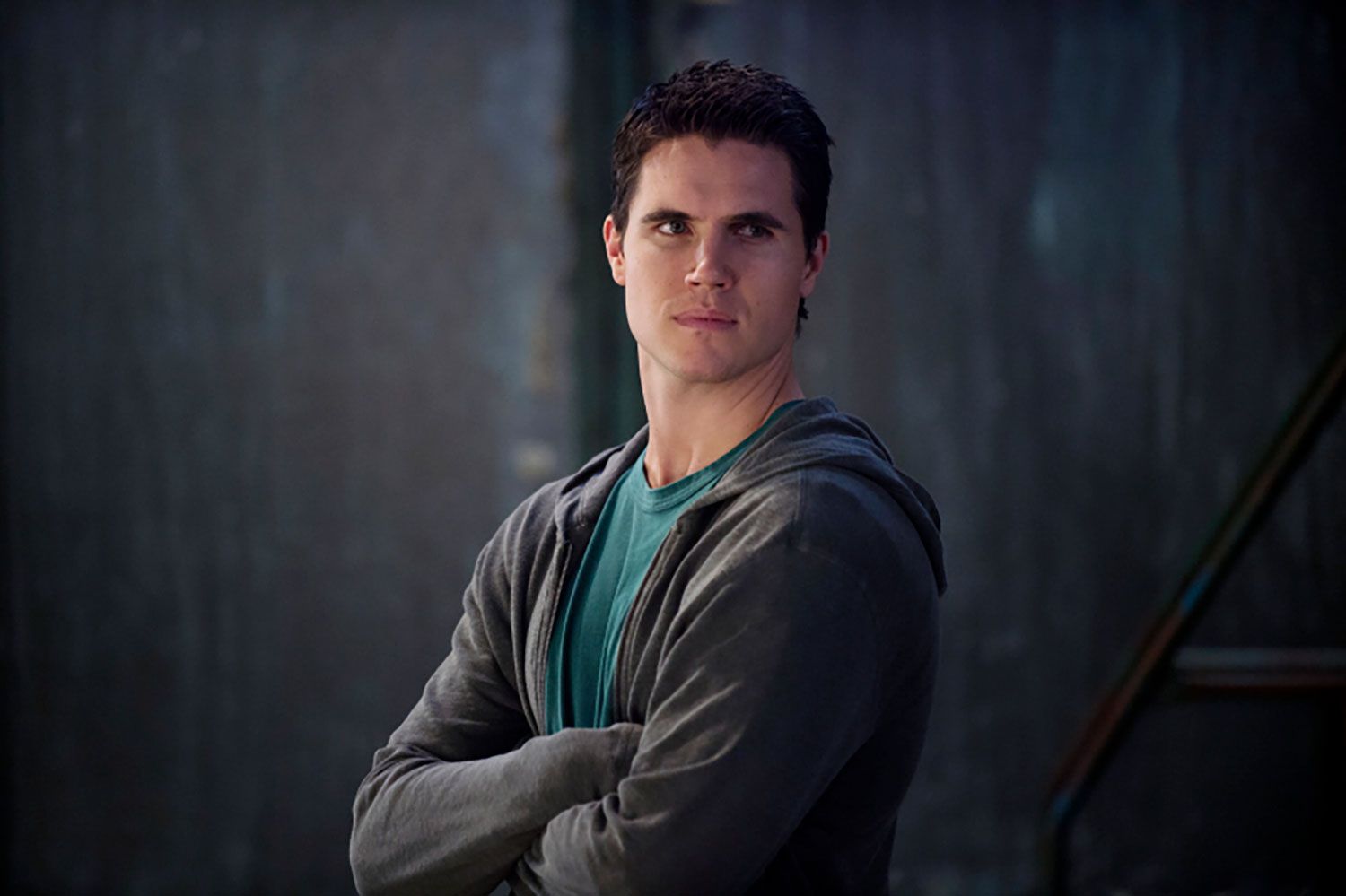 The Tomorrow People -- "Death's Door" -- Image: TP109b_0114 -- Pictured: Robbie Amell as Stephen Jameson -- Photo: Cate Cameron/The CW -- © 2013 The CW Network, LLC. All Rights Reserved