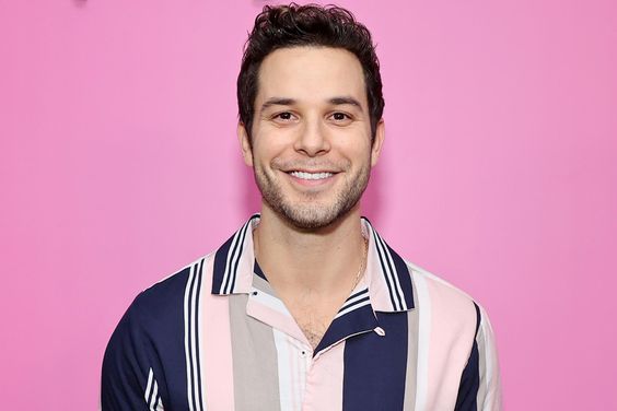 Skylar Astin