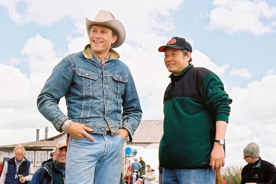 BROKEBACK MOUNTAIN (2005)Heath Ledger (left) and Ang Lee on the set