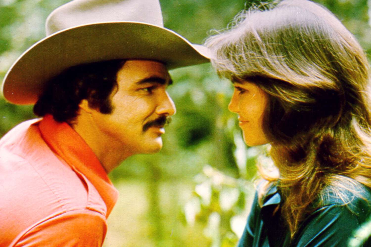 1977: Actors Burt Reynolds and Sally Field in the film 'Smokey and the Bandit'. (Photo by Michael Ochs Archives/Getty Images)