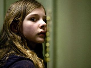 Let Me In | SPOOKY! SCARY! Chloe Grace Moretz plays a cute li'l bloodsucker in Let Me In