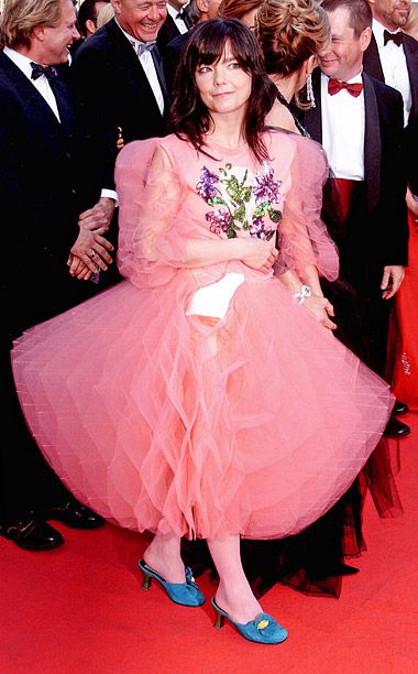 Style, Style: Red Carpet, ... | In 2000, Bjork swam in a sea of Pepto-Bismol pink tulle to promote Dancer in the Dark , just one year before she?d walk the