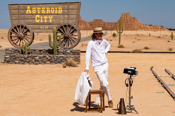Writer/director Wes Anderson on the set of ASTEROID CITY, a Focus Features release. Credit: Courtesy of Roger Do Minh/Pop. 87 Productions/Focus Features