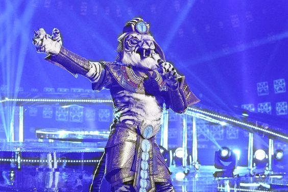 THE MASKED SINGER